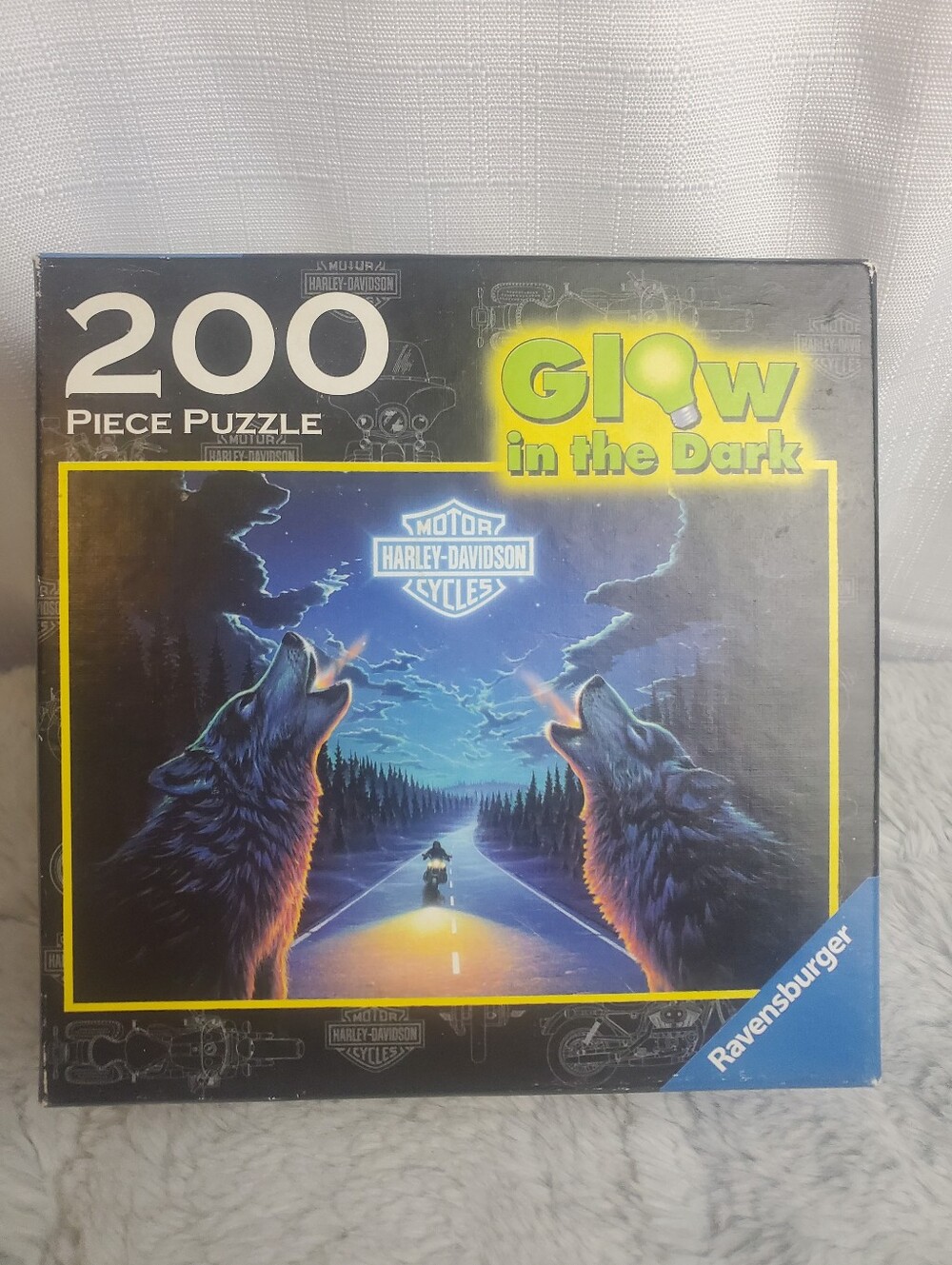 RARE Ravensburger 200 Pc Glow In Dark Wolf Harley Davidson Call Of Wild Puzzle